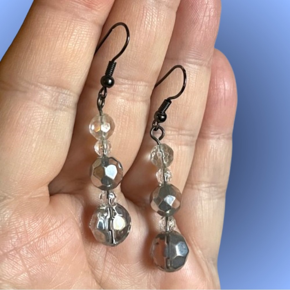 🚨🚨FINAL SALE!!!🚨🚨 Vintage faceted art glass dangle earrings smoky mirror effect